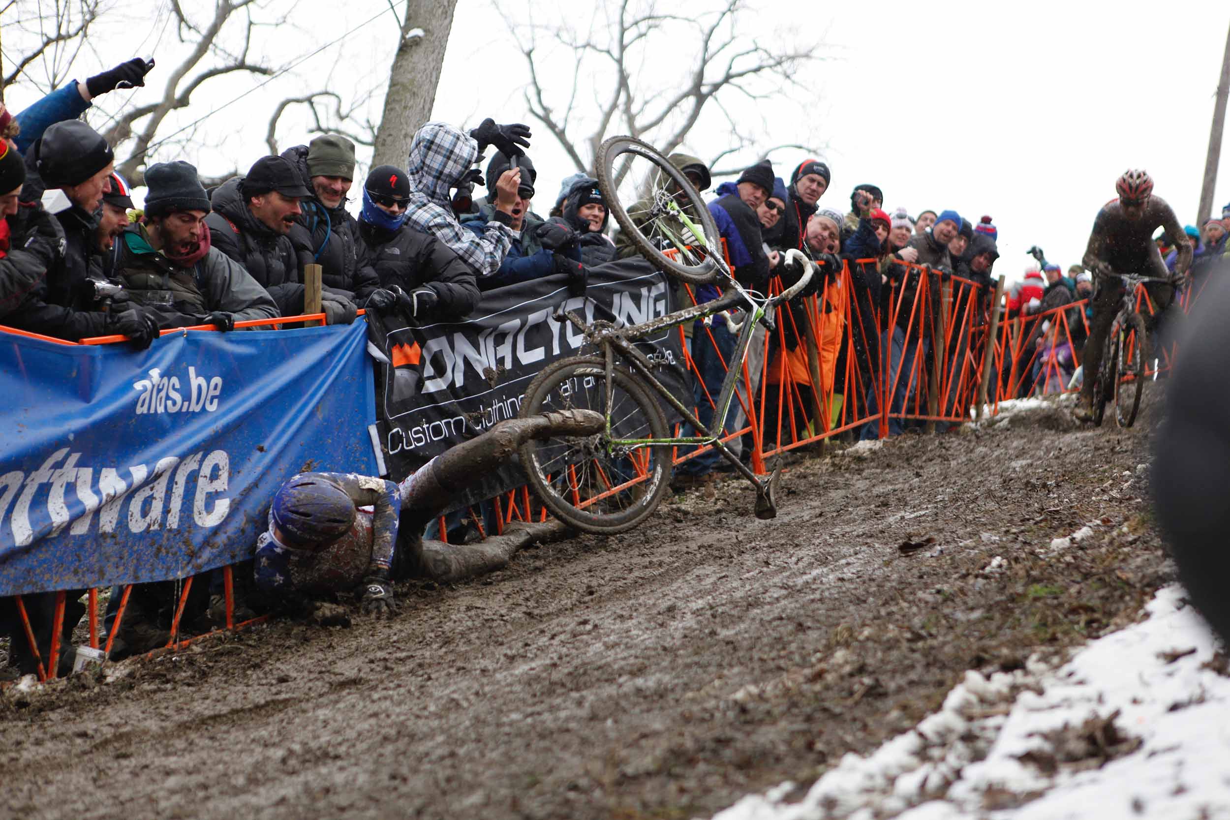 WHY I HATE CYCLOCROSS...