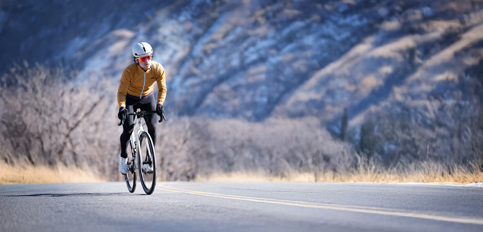 truman glasgow riding in winter in DNA cycling gear